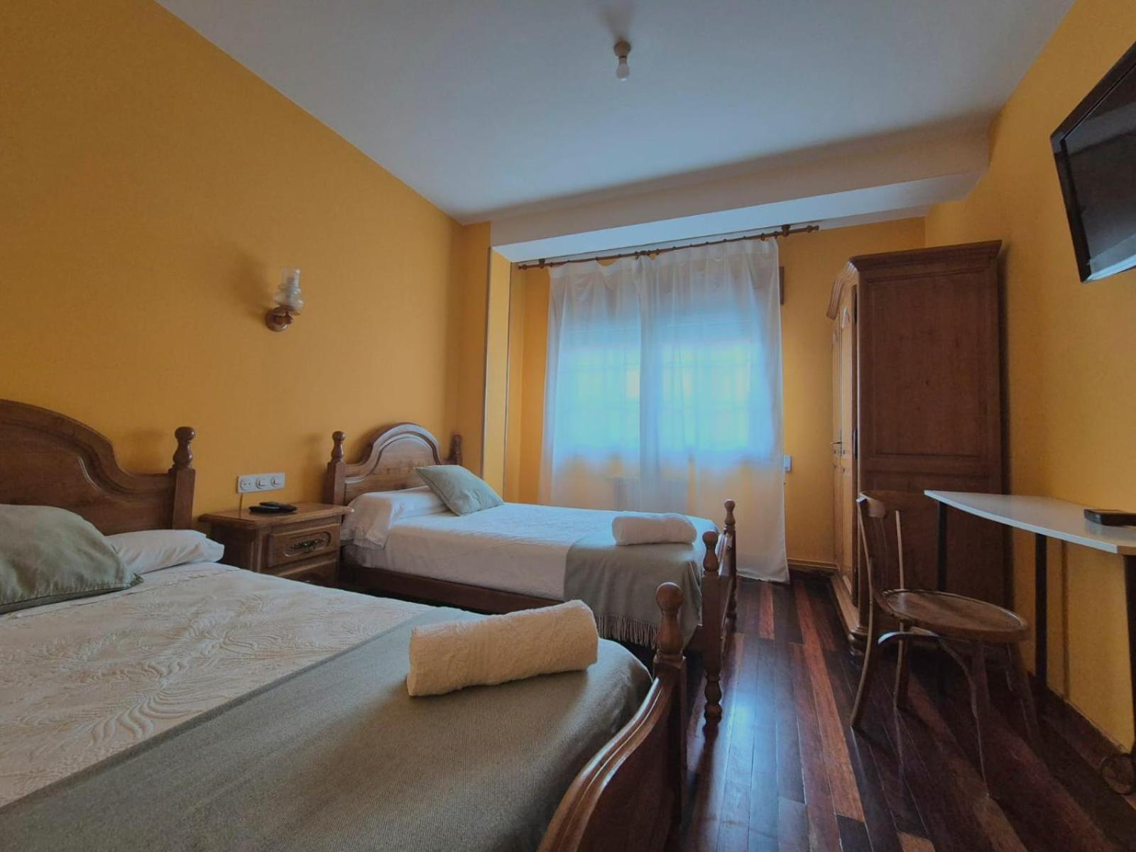 Hostal Galicia Monforte De Lemos Luaran gambar